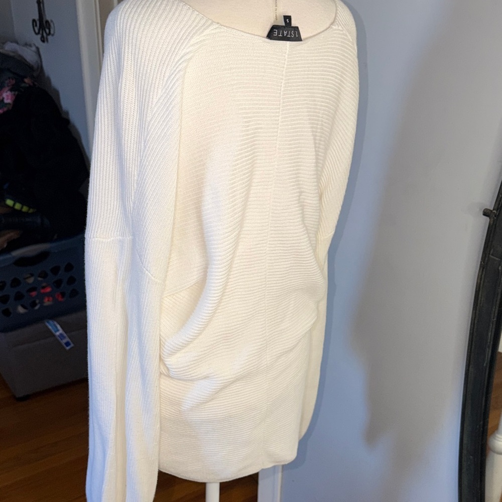 1. State Women's white  V-Neck Sweater - Picture 6 of 7